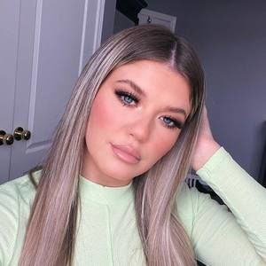 Meet your Posher, Olivia